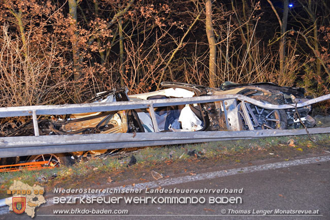 20201220 Verkehrsunfall auf der LB60 zwischen Weigelsdorf und Pottendorf Fotos: © Thomas Lenger Monatsrevue.at 20201220 Verkehrsunfall auf der LB60 zwischen Weigelsdorf und Pottendorf Fotos: © Thomas Lenger Monatsrevue.at