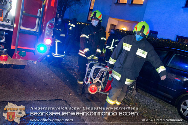 20201223 Sechsköpfige Familie bei Wohnungbrand in Sicherheit gebracht Foto: © Stefan Schneider 20201223 Sechsköpfige Familie bei Wohnungbrand in Sicherheit gebracht Foto: © Stefan Schneider