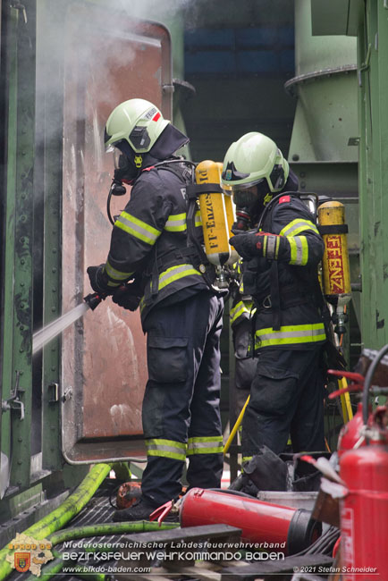 20210105 Brand einer Filteranlage während Revisionsarbeiten in Enzesfeld Foto: © Stefan Schneider BFKDO Baden 20210105 Brand einer Filteranlage während Revisionsarbeiten in Enzesfeld Foto: © Stefan Schneider BFKDO Baden