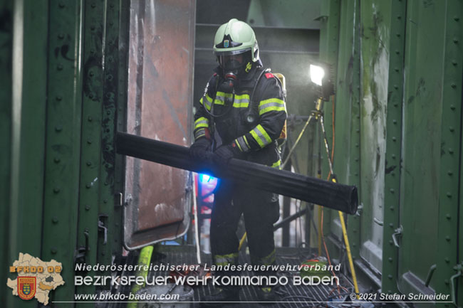 20210105 Brand einer Filteranlage während Revisionsarbeiten in Enzesfeld Foto: © Stefan Schneider BFKDO Baden 20210105 Brand einer Filteranlage während Revisionsarbeiten in Enzesfeld Foto: © Stefan Schneider BFKDO Baden