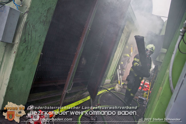 20210105 Brand einer Filteranlage während Revisionsarbeiten in Enzesfeld Foto: © Stefan Schneider BFKDO Baden 20210105 Brand einer Filteranlage während Revisionsarbeiten in Enzesfeld Foto: © Stefan Schneider BFKDO Baden