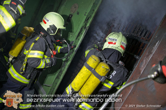 20210105 Brand einer Filteranlage während Revisionsarbeiten in Enzesfeld Foto: © Stefan Schneider BFKDO Baden 20210105 Brand einer Filteranlage während Revisionsarbeiten in Enzesfeld Foto: © Stefan Schneider BFKDO Baden
