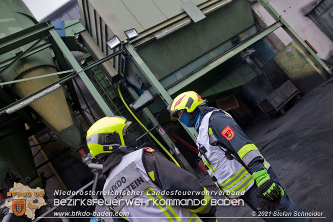 20210105 Brand einer Filteranlage während Revisionsarbeiten in Enzesfeld Foto: © Stefan Schneider BFKDO Baden 20210105 Brand einer Filteranlage während Revisionsarbeiten in Enzesfeld Foto: © Stefan Schneider BFKDO Baden