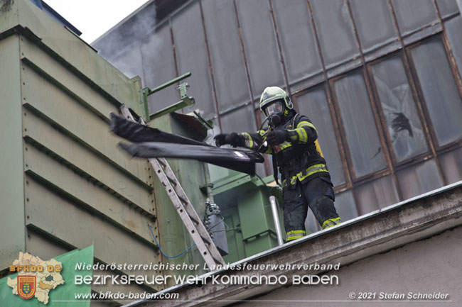 20210105 Brand einer Filteranlage während Revisionsarbeiten in Enzesfeld Foto: © Stefan Schneider BFKDO Baden 20210105 Brand einer Filteranlage während Revisionsarbeiten in Enzesfeld Foto: © Stefan Schneider BFKDO Baden