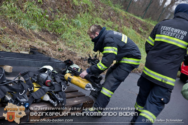 20210105 Brand einer Filteranlage während Revisionsarbeiten in Enzesfeld Foto: © Stefan Schneider BFKDO Baden 20210105 Brand einer Filteranlage während Revisionsarbeiten in Enzesfeld Foto: © Stefan Schneider BFKDO Baden