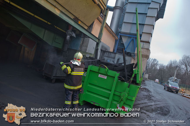 20210105 Brand einer Filteranlage während Revisionsarbeiten in Enzesfeld Foto: © Stefan Schneider BFKDO Baden 20210105 Brand einer Filteranlage während Revisionsarbeiten in Enzesfeld Foto: © Stefan Schneider BFKDO Baden