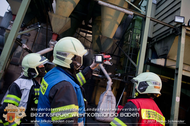 20210105 Brand einer Filteranlage während Revisionsarbeiten in Enzesfeld Foto: © Stefan Schneider BFKDO Baden 20210105 Brand einer Filteranlage während Revisionsarbeiten in Enzesfeld Foto: © Stefan Schneider BFKDO Baden