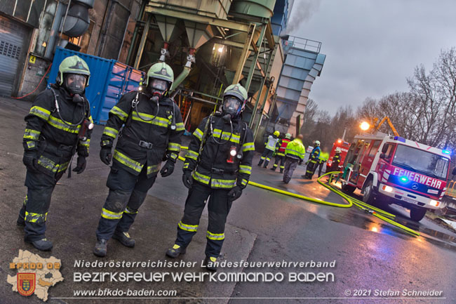 20210105 Brand einer Filteranlage während Revisionsarbeiten in Enzesfeld Foto: © Stefan Schneider BFKDO Baden 20210105 Brand einer Filteranlage während Revisionsarbeiten in Enzesfeld Foto: © Stefan Schneider BFKDO Baden