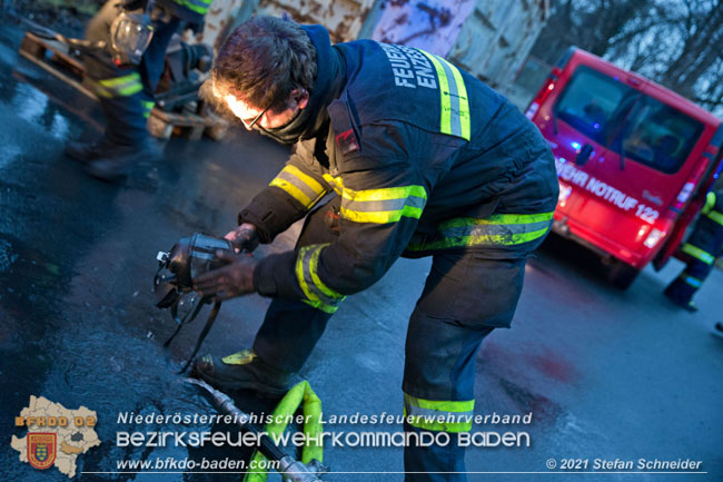 20210105 Brand einer Filteranlage während Revisionsarbeiten in Enzesfeld Foto: © Stefan Schneider BFKDO Baden 20210105 Brand einer Filteranlage während Revisionsarbeiten in Enzesfeld Foto: © Stefan Schneider BFKDO Baden