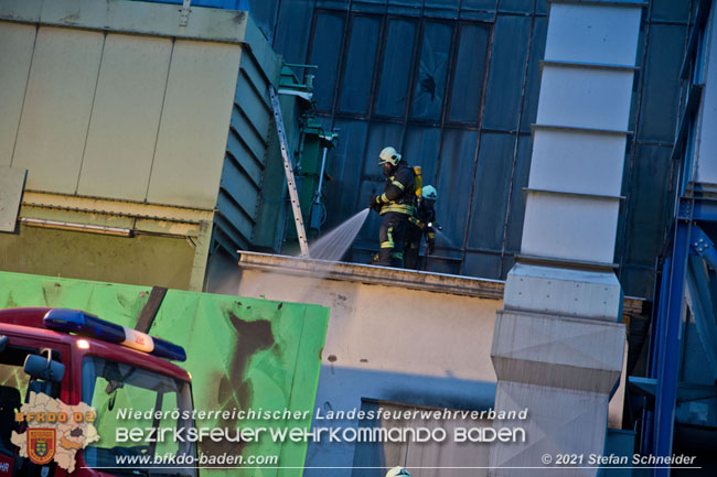 20210105 Brand einer Filteranlage während Revisionsarbeiten in Enzesfeld Foto: © Stefan Schneider BFKDO Baden 20210105 Brand einer Filteranlage während Revisionsarbeiten in Enzesfeld Foto: © Stefan Schneider BFKDO Baden