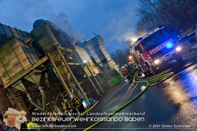 20210105 Brand einer Filteranlage während Revisionsarbeiten in Enzesfeld Foto: © Stefan Schneider BFKDO Baden 20210105 Brand einer Filteranlage während Revisionsarbeiten in Enzesfeld Foto: © Stefan Schneider BFKDO Baden