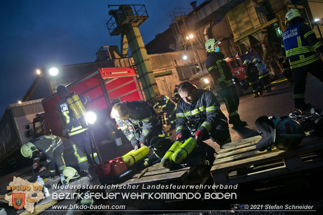 20210105 Brand einer Filteranlage während Revisionsarbeiten in Enzesfeld Foto: © Stefan Schneider BFKDO Baden 20210105 Brand einer Filteranlage während Revisionsarbeiten in Enzesfeld Foto: © Stefan Schneider BFKDO Baden