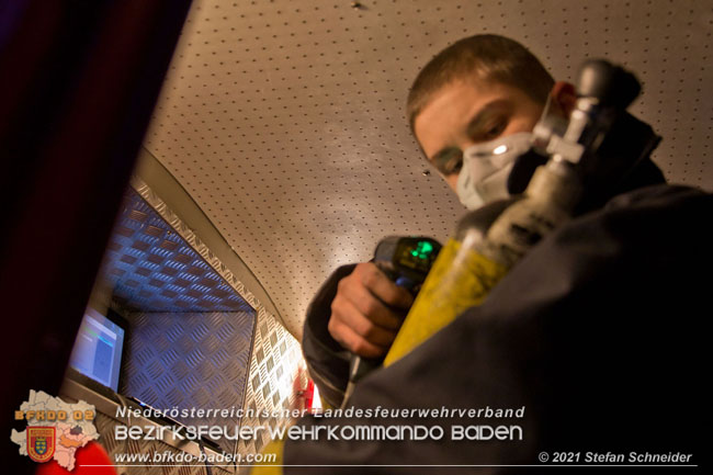20210105 Brand einer Filteranlage während Revisionsarbeiten in Enzesfeld Foto: © Stefan Schneider BFKDO Baden 20210105 Brand einer Filteranlage während Revisionsarbeiten in Enzesfeld Foto: © Stefan Schneider BFKDO Baden