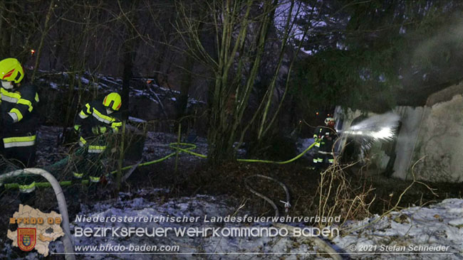 20210111 Brand einer Holzhütte im Waldgebiet Furth a.d.Triesting   Foto: © Stefan Schneider BFKDO Baden