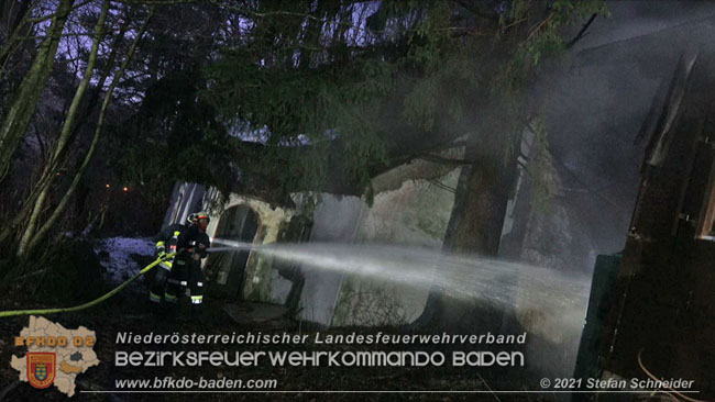 20210111 Brand einer Holzhütte im Waldgebiet Furth a.d.Triesting   Foto: © Stefan Schneider BFKDO Baden
