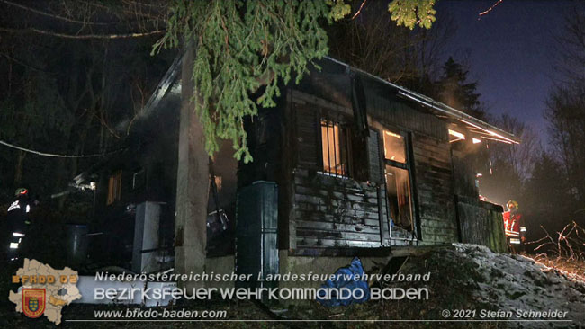 20210111 Brand einer Holzhütte im Waldgebiet Furth a.d.Triesting   Foto: © Stefan Schneider BFKDO Baden