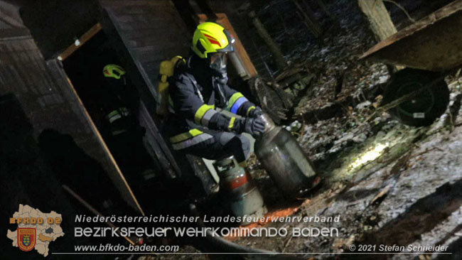 20210111 Brand einer Holzhütte im Waldgebiet Furth a.d.Triesting   Foto: © Stefan Schneider BFKDO Baden