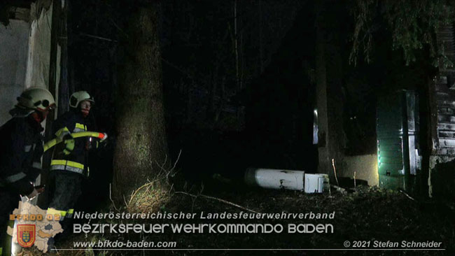 20210111 Brand einer Holzhütte im Waldgebiet Furth a.d.Triesting   Foto: © Stefan Schneider BFKDO Baden