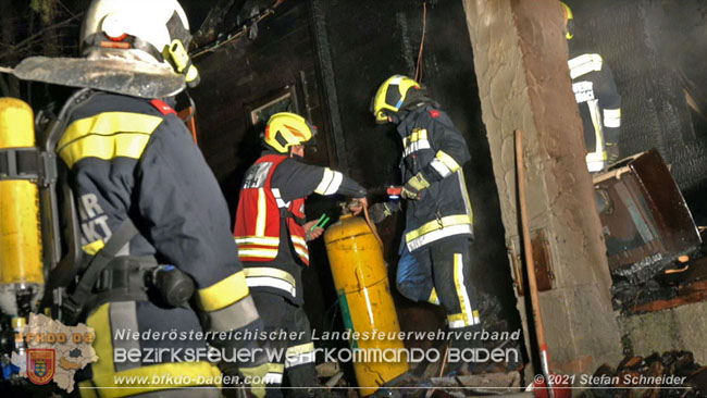 20210111 Brand einer Holzhütte im Waldgebiet Furth a.d.Triesting   Foto: © Stefan Schneider BFKDO Baden