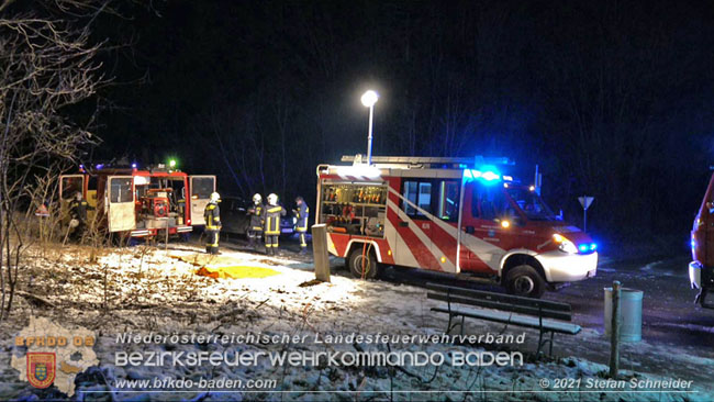20210111 Brand einer Holzhütte im Waldgebiet Furth a.d.Triesting   Foto: © Stefan Schneider BFKDO Baden