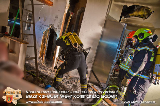 20210114 Brand in einer Traiskirchner Mansardenwohnung   Foto: © Stefan Schneider BFKDO Baden