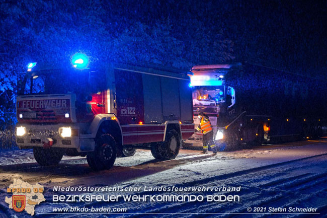 20210126 Totalsperre der A21 wegen haengengebliebener Lkws  Foto: © Stefan Schneider BFKDO Baden