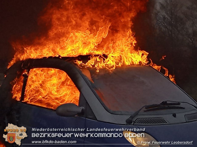 20210128 Fahrzeugbrand auf der A2 bei Leobersdorf  Foto: © Freiwillige Feuerwehr Leobersdorf