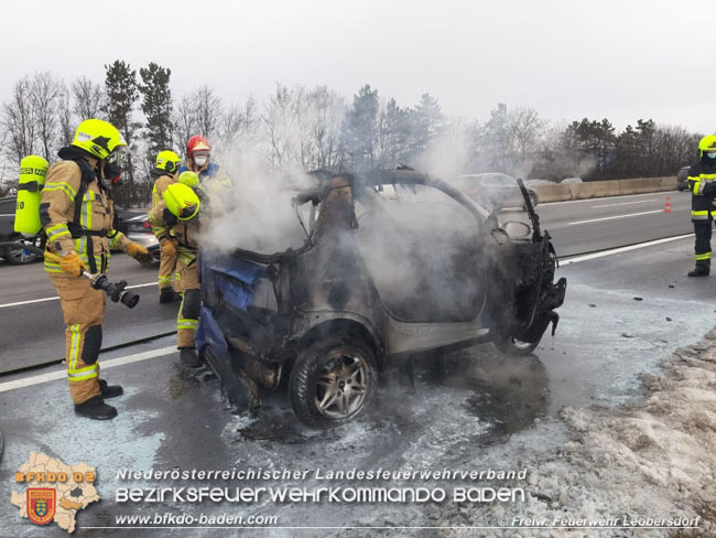 20210128 Fahrzeugbrand auf der A2 bei Leobersdorf  Foto: © Freiwillige Feuerwehr Leobersdorf