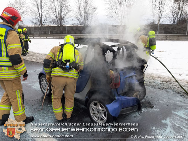 20210128 Fahrzeugbrand auf der A2 bei Leobersdorf  Foto: © Freiwillige Feuerwehr Leobersdorf