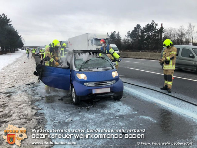 20210128 Fahrzeugbrand auf der A2 bei Leobersdorf  Foto: © Freiwillige Feuerwehr Leobersdorf
