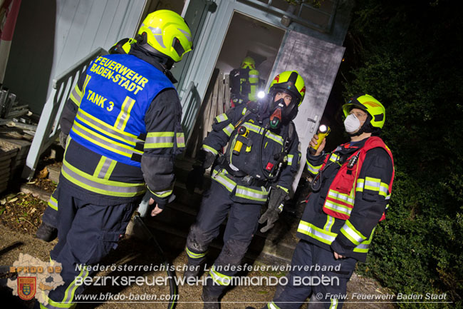 20210205 Vermeintliche Brandstiftung beim historischen Café im Badener Kurpark  Foto: © Freiwillige Feuerwehr Baden-Stadt