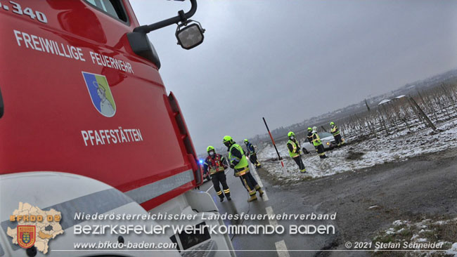 20210210 Verkehrsunfall auf der Weinbergstraße Richtung Gumpoldskirchen  Foto: © Stefan Schneider