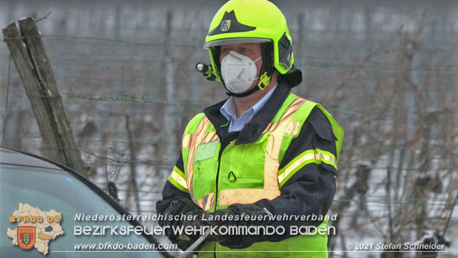 20210210 Verkehrsunfall auf der Weinbergstraße Richtung Gumpoldskirchen  Foto: © Stefan Schneider