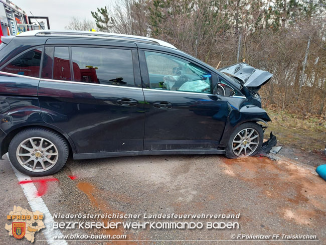 20210219 Verkehrsunfall auf der Umfahrung Oeynhausen   Foto: © Franz Pölleritzer FF Traiskirchen-Stadt 