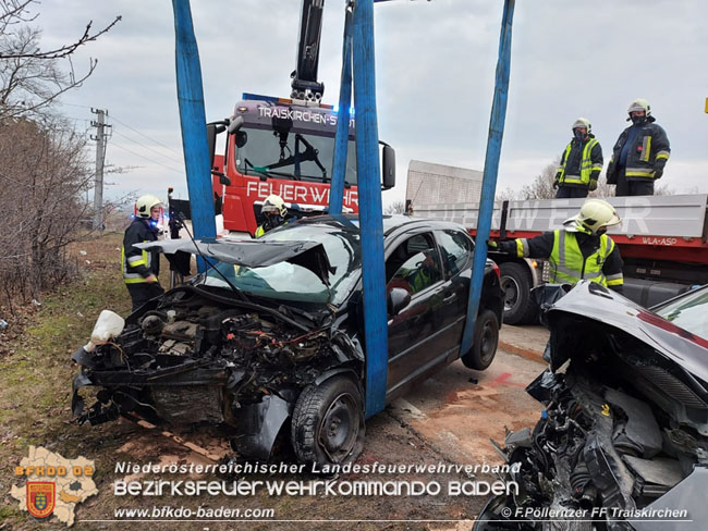 20210219 Verkehrsunfall auf der Umfahrung Oeynhausen   Foto: © Franz Pölleritzer FF Traiskirchen-Stadt 