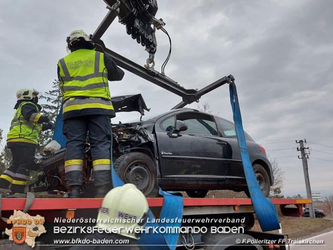 20210219 Verkehrsunfall auf der Umfahrung Oeynhausen   Foto: © Franz Pölleritzer FF Traiskirchen-Stadt 