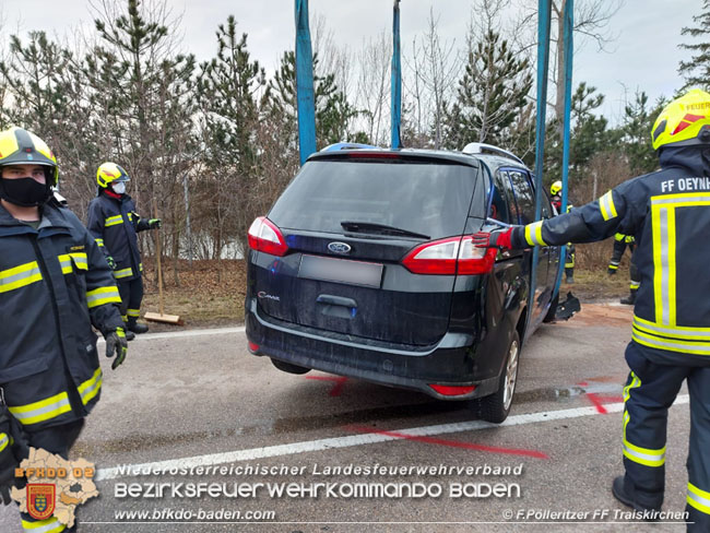 20210219 Verkehrsunfall auf der Umfahrung Oeynhausen   Foto: © Franz Pölleritzer FF Traiskirchen-Stadt 