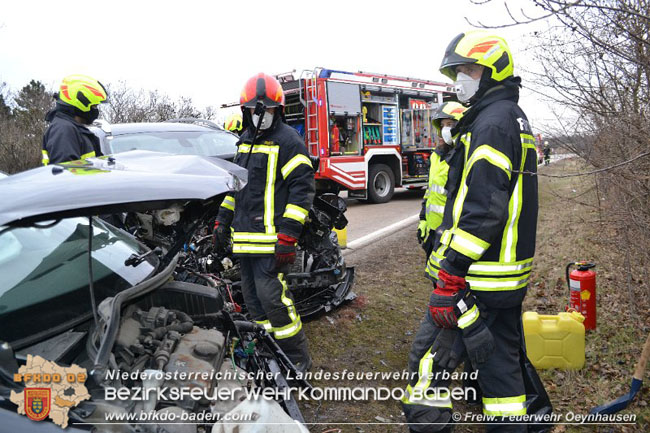 20210219 Verkehrsunfall auf der Umfahrung Oeynhausen   Foto: © Freiwillige Feuerwehr Oeynhausen