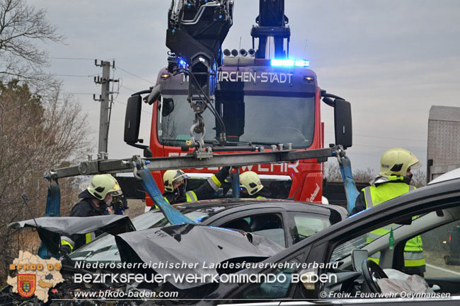 20210219 Verkehrsunfall auf der Umfahrung Oeynhausen   Foto: © Freiwillige Feuerwehr Oeynhausen