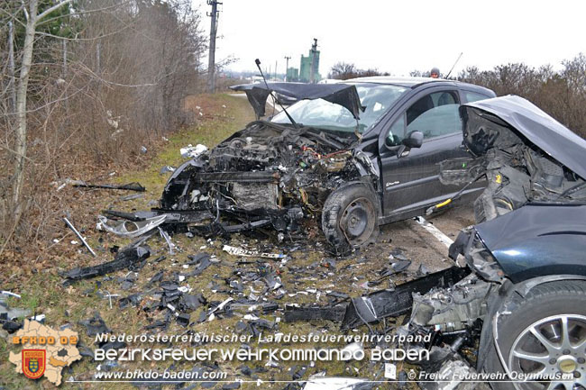 20210219 Verkehrsunfall auf der Umfahrung Oeynhausen   Foto: © Freiwillige Feuerwehr Oeynhausen