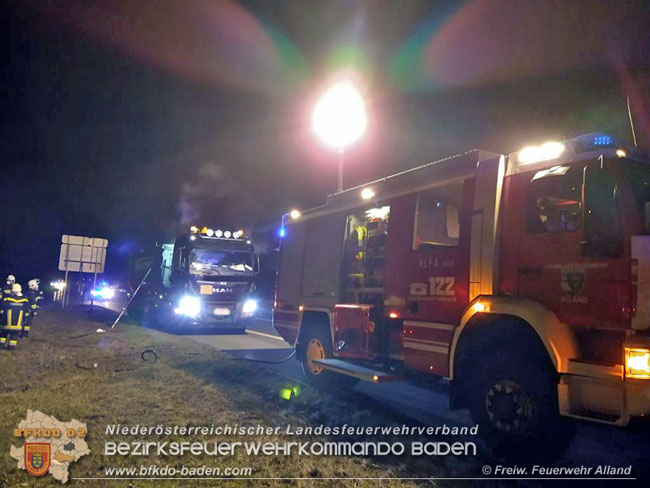 20210302 Rauchentwicklung bei LKW stellt sich als Glutbrand bei Gefahrgut-Transporter heraus Foto: © Freiwillige Feuerwehr Alland 20210302 Rauchentwicklung bei LKW stellt sich als Glutbrand bei Gefahrgut-Transporter heraus Foto: © Freiwillige Feuerwehr Alland