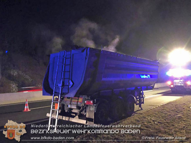 20210302 Rauchentwicklung bei LKW stellt sich als Glutbrand bei Gefahrgut-Transporter heraus Foto: © Freiwillige Feuerwehr Alland 20210302 Rauchentwicklung bei LKW stellt sich als Glutbrand bei Gefahrgut-Transporter heraus Foto: © Freiwillige Feuerwehr Alland