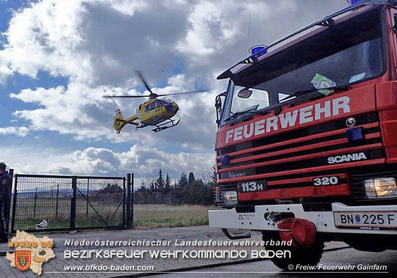 20210317 Verkehrsunfall in Gainfarn  Foto: © Freiwillige Feuerwehr Gainfarn