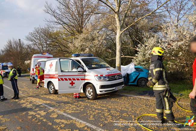 20210402 Tödlicher Verkehrsunfall in Tribuswinkel Foto: © Ing. Daniel Bartmann 20210402 Tödlicher Verkehrsunfall in Tribuswinkel Foto: © Ing. Daniel Bartmann