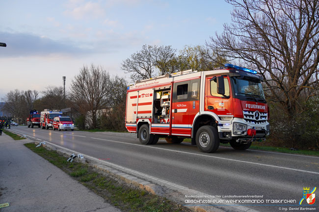 20210402 Tödlicher Verkehrsunfall in Tribuswinkel Foto: © Ing. Daniel Bartmann 20210402 Tödlicher Verkehrsunfall in Tribuswinkel Foto: © Ing. Daniel Bartmann