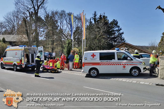 20210405 Verkehrsunfall am Ostermontag im Siegenfelder Ortsgebiet  Foto: © Freiwillige Feuerwehr Siegenfeld