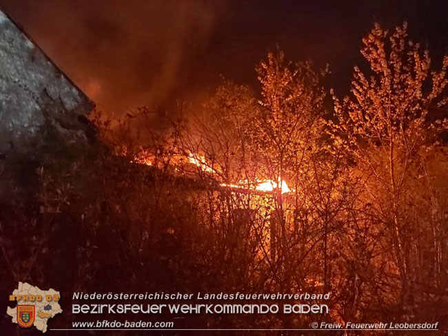 20210421 Brand eines leerstehenden Gebaeudes in Leobersdorf  Foto: © Freiwillige Feuerwehr Leobersdorf