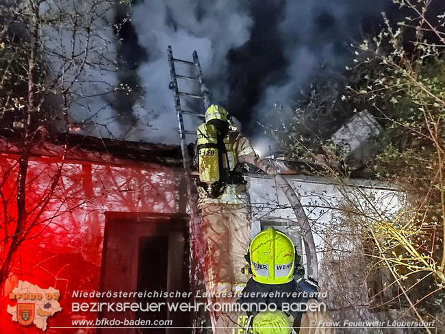 20210421 Brand eines leerstehenden Gebaeudes in Leobersdorf  Foto: © Freiwillige Feuerwehr Leobersdorf