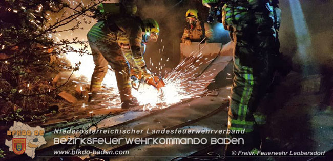 20210421 Brand eines leerstehenden Gebaeudes in Leobersdorf  Foto: © Freiwillige Feuerwehr Leobersdorf
