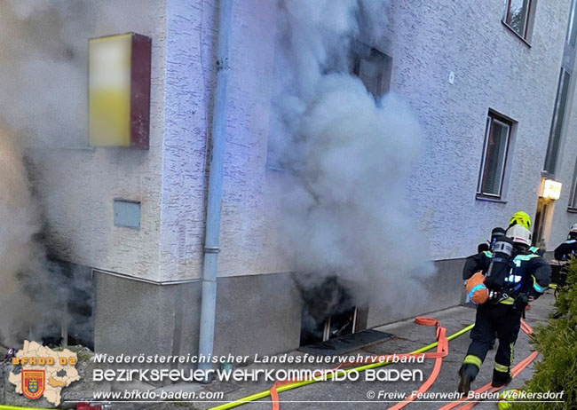 20210427 Wohnungsbrand mit schwerverletzter Frau im Badener Ortsteil Weikersdorf  Foto: © Freiwillige Feuerwehr Baden-Weikersdorf